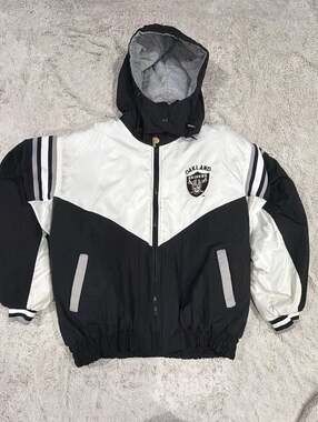 Vintage Oakland Raiders Pro Player Hooded Puffer Jacket XL